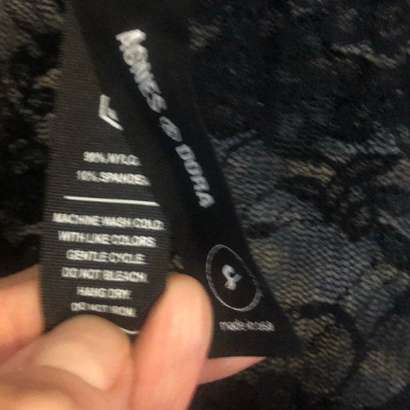 Agnes and Dora Lace Top - Picture 2 of 2